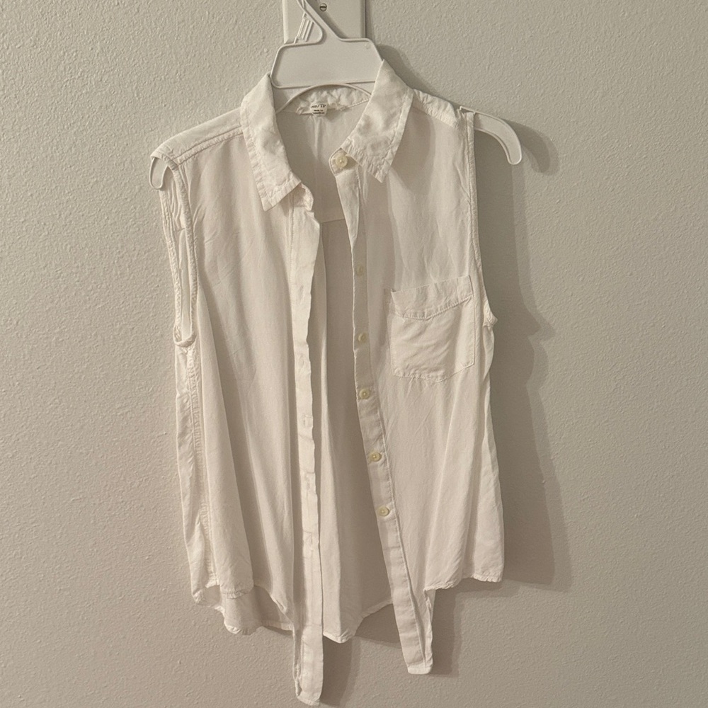 beachlunchlounge Sleeveless White Button-Down Shirt